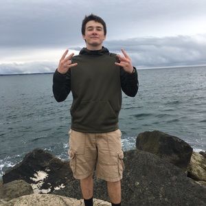 Meet your Posher, Leo